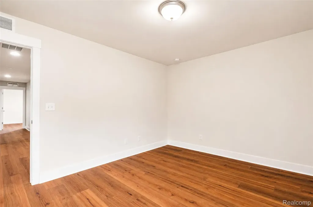 354 Findley Circle Lake Orion Village MI 48360