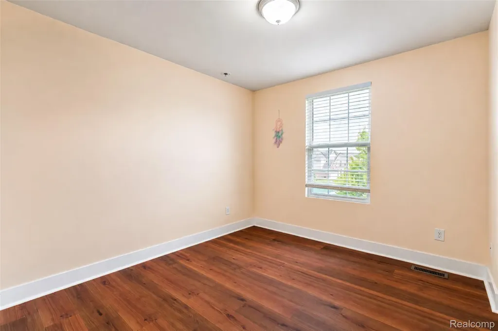 354 Findley Circle Lake Orion Village MI 48360