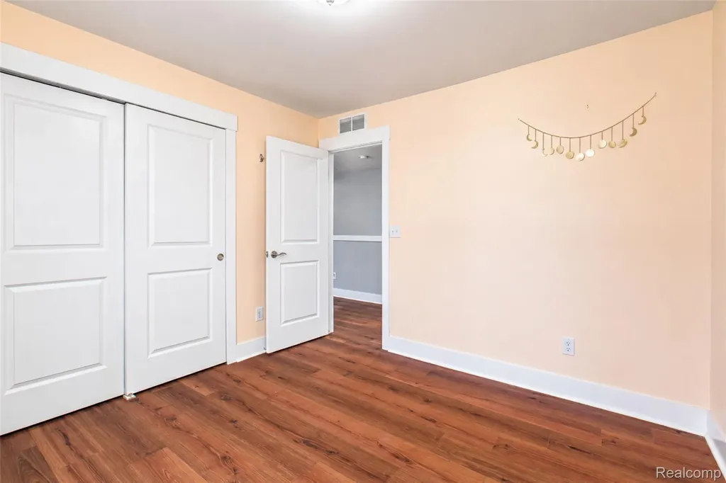 354 Findley Circle Lake Orion Village MI 48360