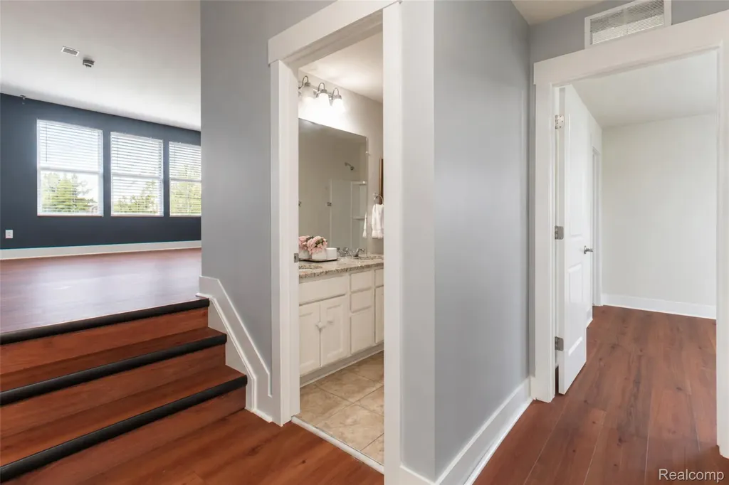 354 Findley Circle Lake Orion Village MI 48360