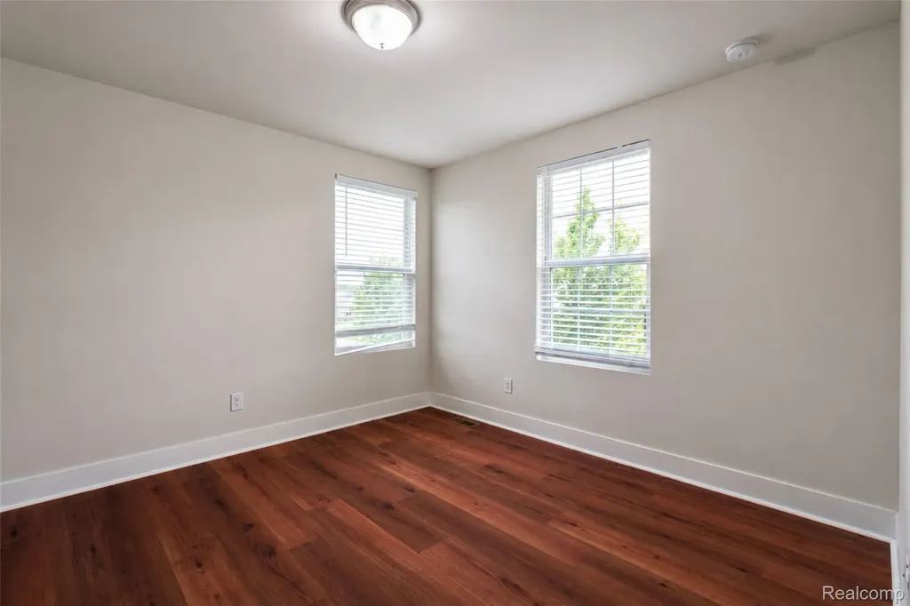 354 Findley Circle Lake Orion Village MI 48360