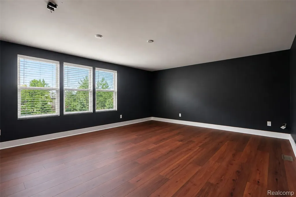 354 Findley Circle Lake Orion Village MI 48360