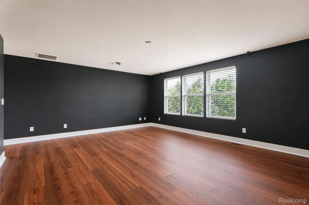 354 Findley Circle Lake Orion Village MI 48360