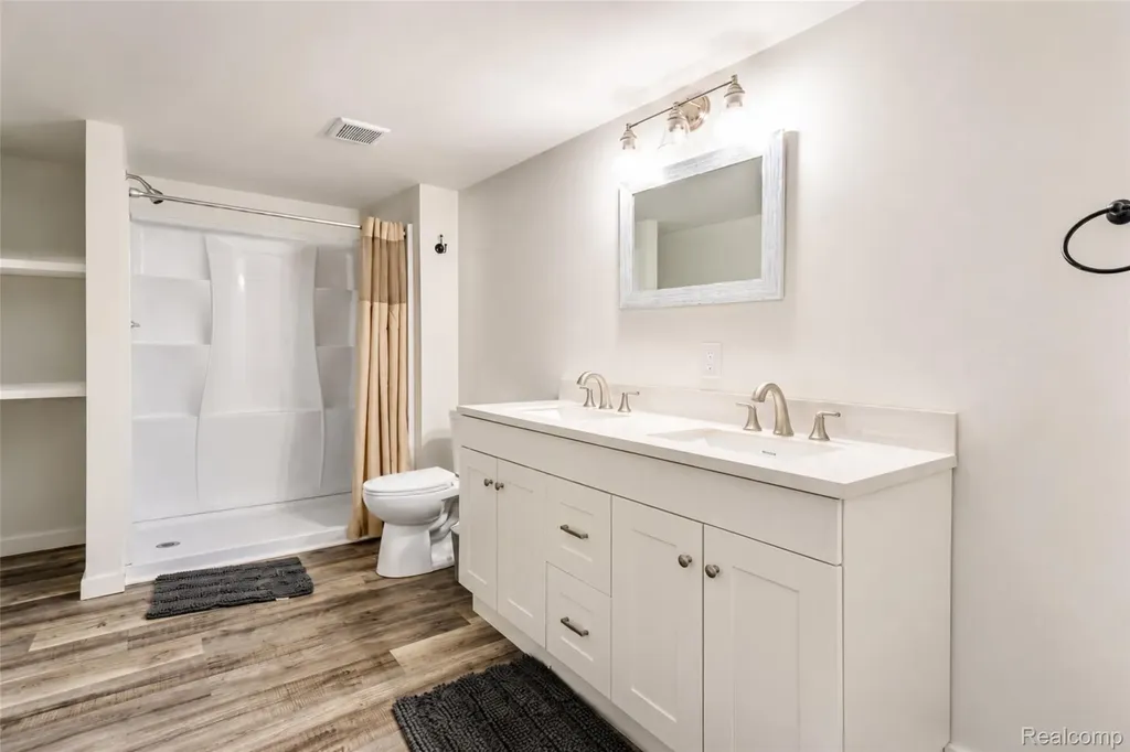354 Findley Circle Lake Orion Village MI 48360