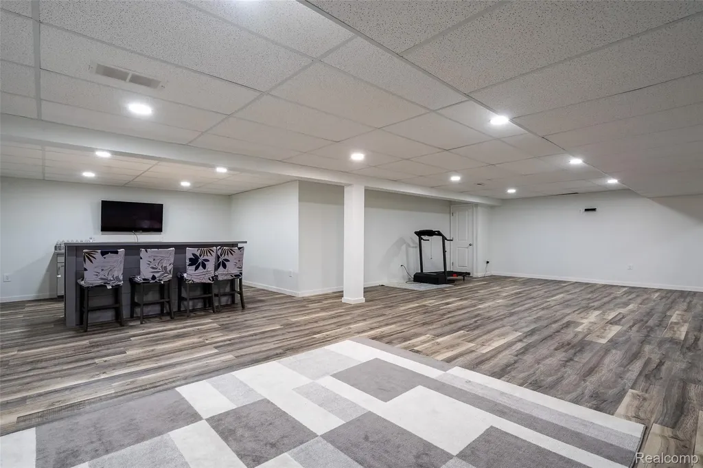 354 Findley Circle Lake Orion Village MI 48360