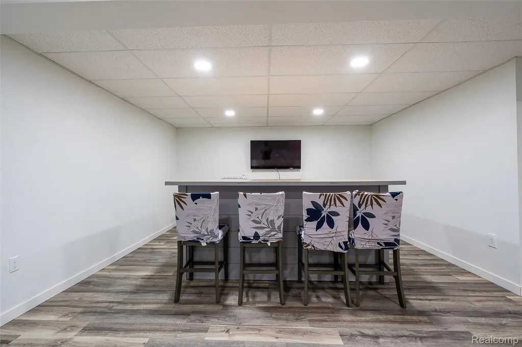 354 Findley Circle Lake Orion Village MI 48360