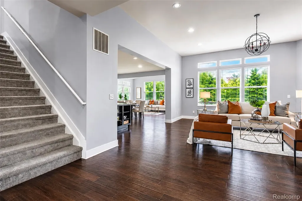 354 Findley Circle Lake Orion Village MI 48360