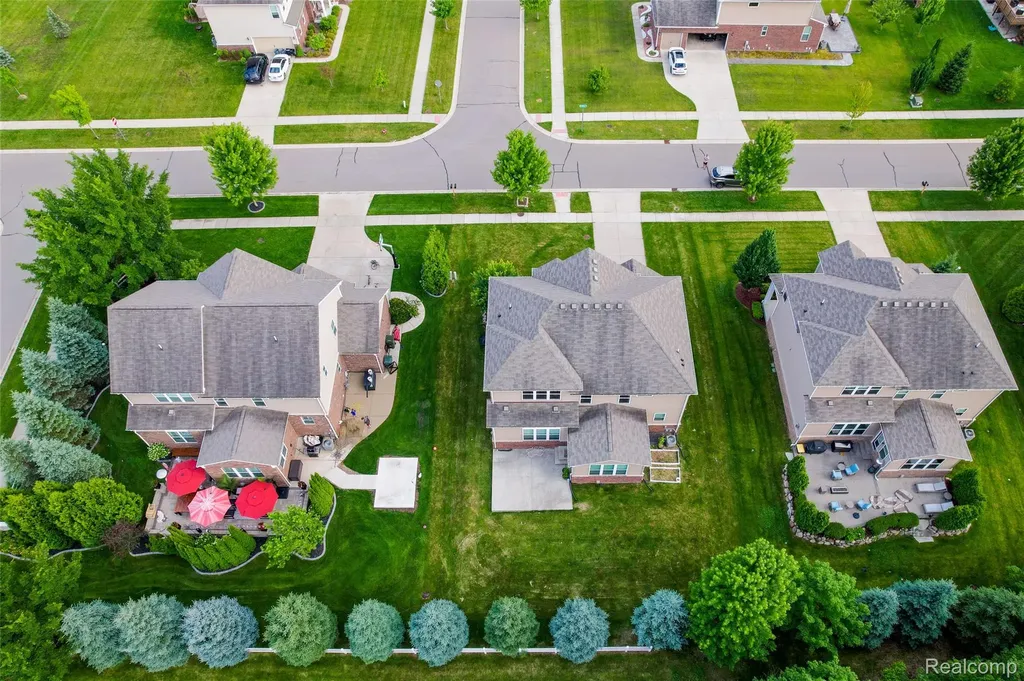 354 Findley Circle Lake Orion Village MI 48360