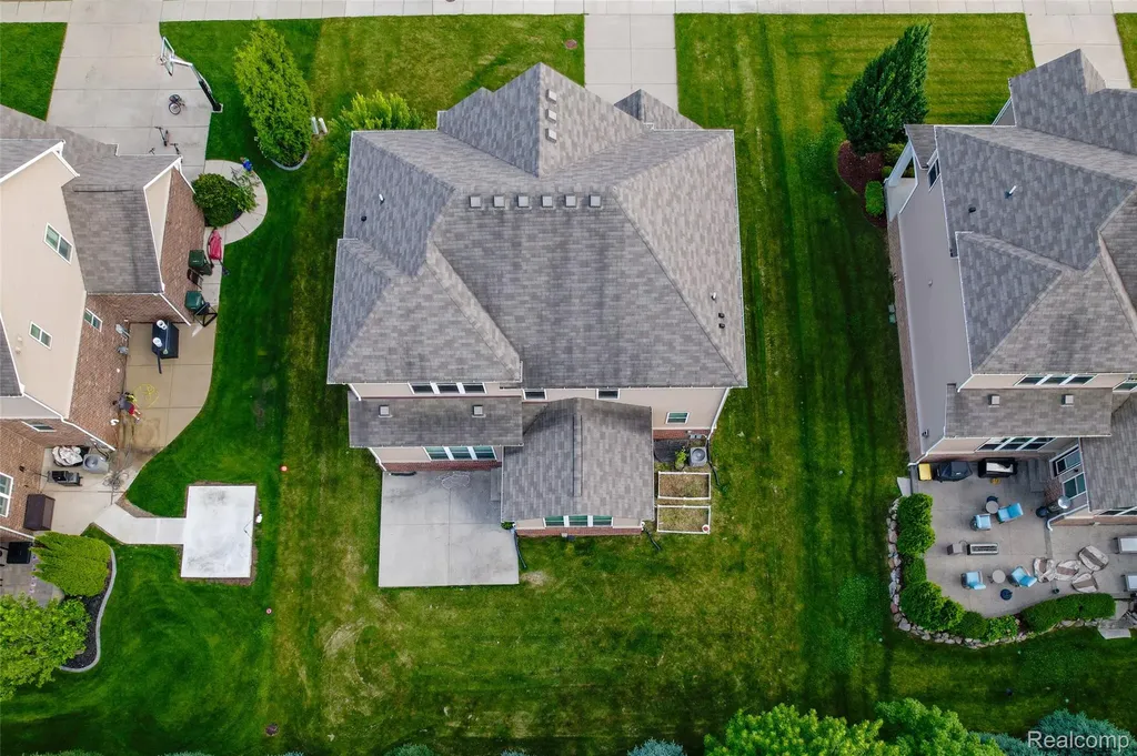 354 Findley Circle Lake Orion Village MI 48360