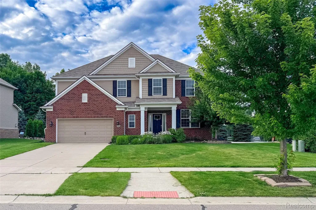 354 Findley Circle Lake Orion Village MI 48360