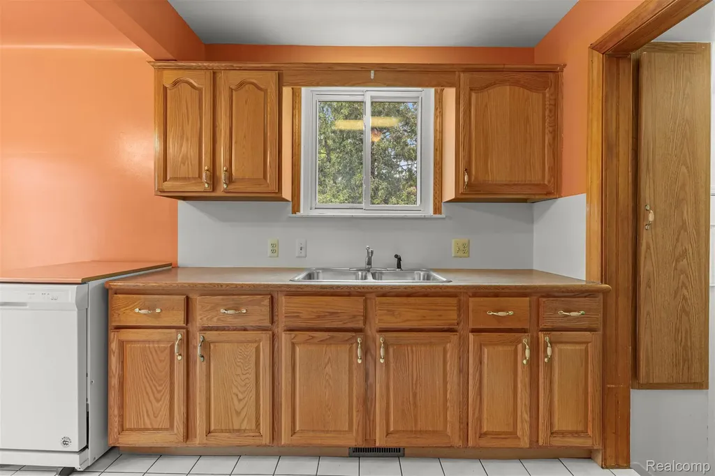 14918 Angelique Avenue Allen Park City MI 48101