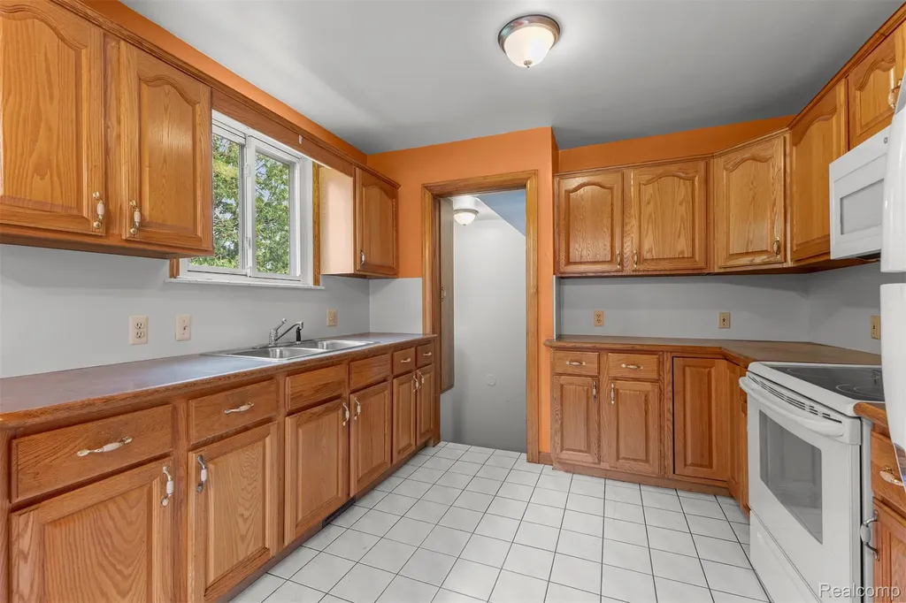 14918 Angelique Avenue Allen Park City MI 48101