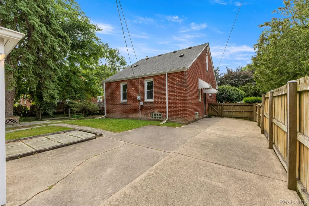 14918 Angelique Avenue Allen Park City MI 48101