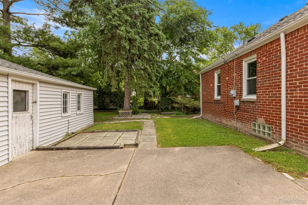 14918 Angelique Avenue Allen Park City MI 48101