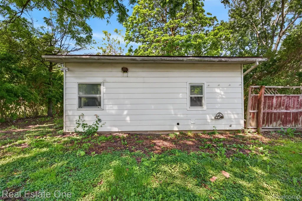 111 S Atwater Street Durand City MI 48429