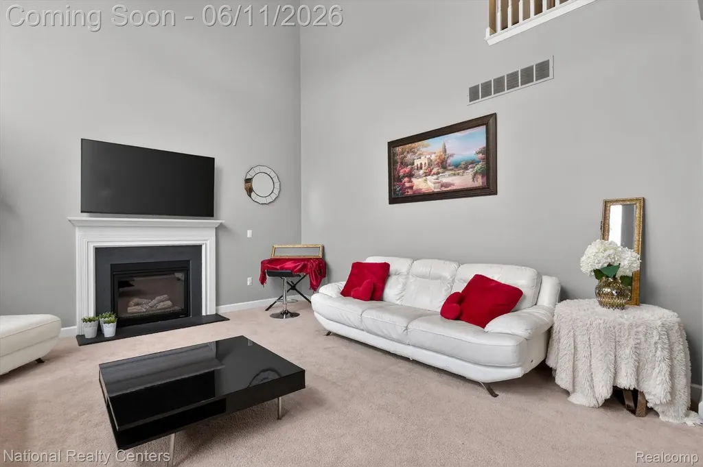 27412 Victoria Road Novi City MI 48374