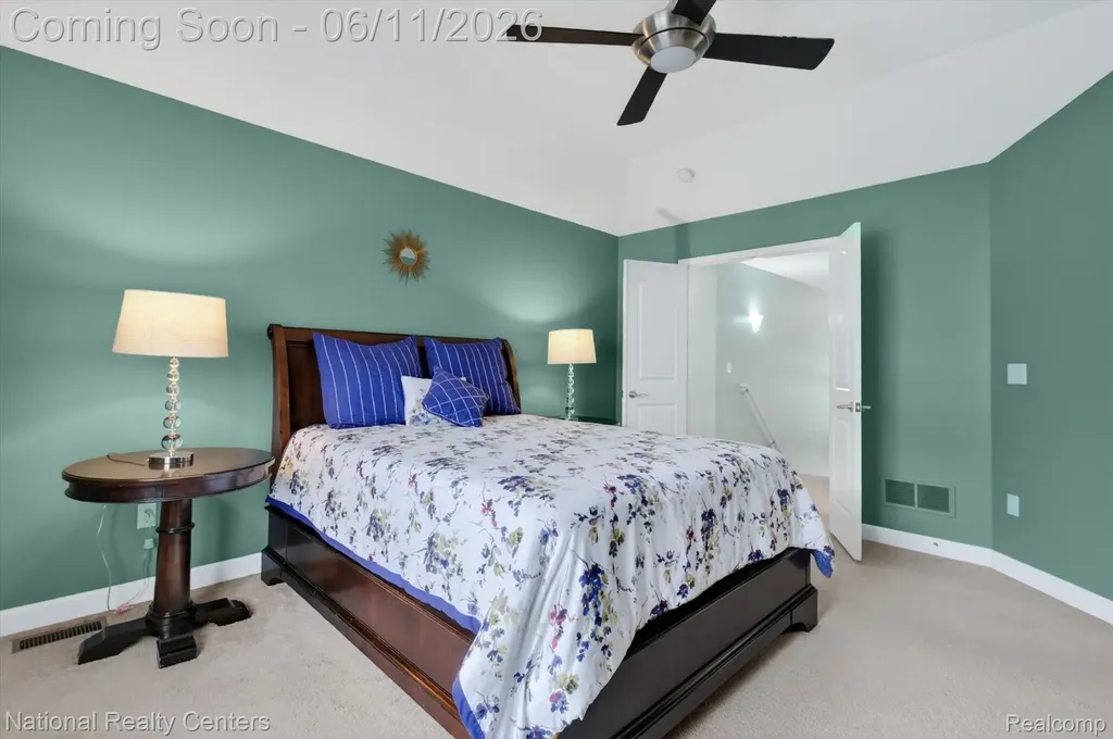 27412 Victoria Road Novi City MI 48374