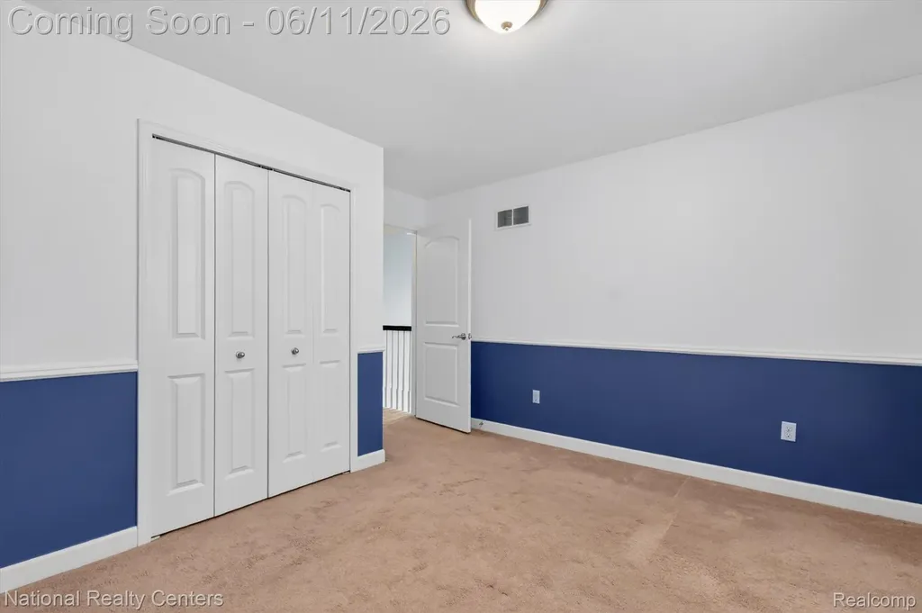 27412 Victoria Road Novi City MI 48374