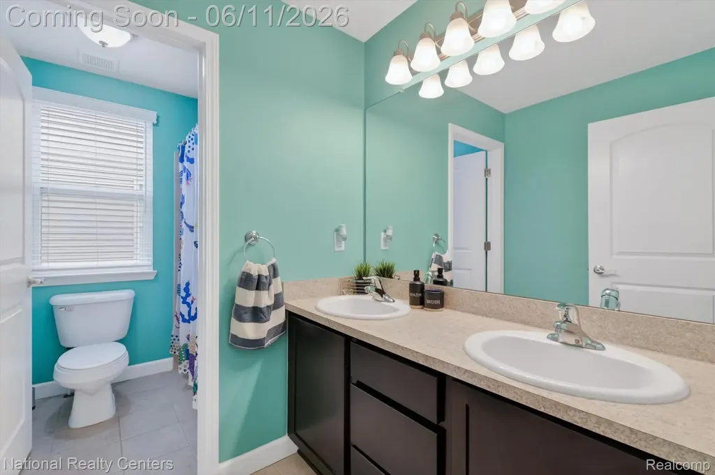 27412 Victoria Road Novi City MI 48374