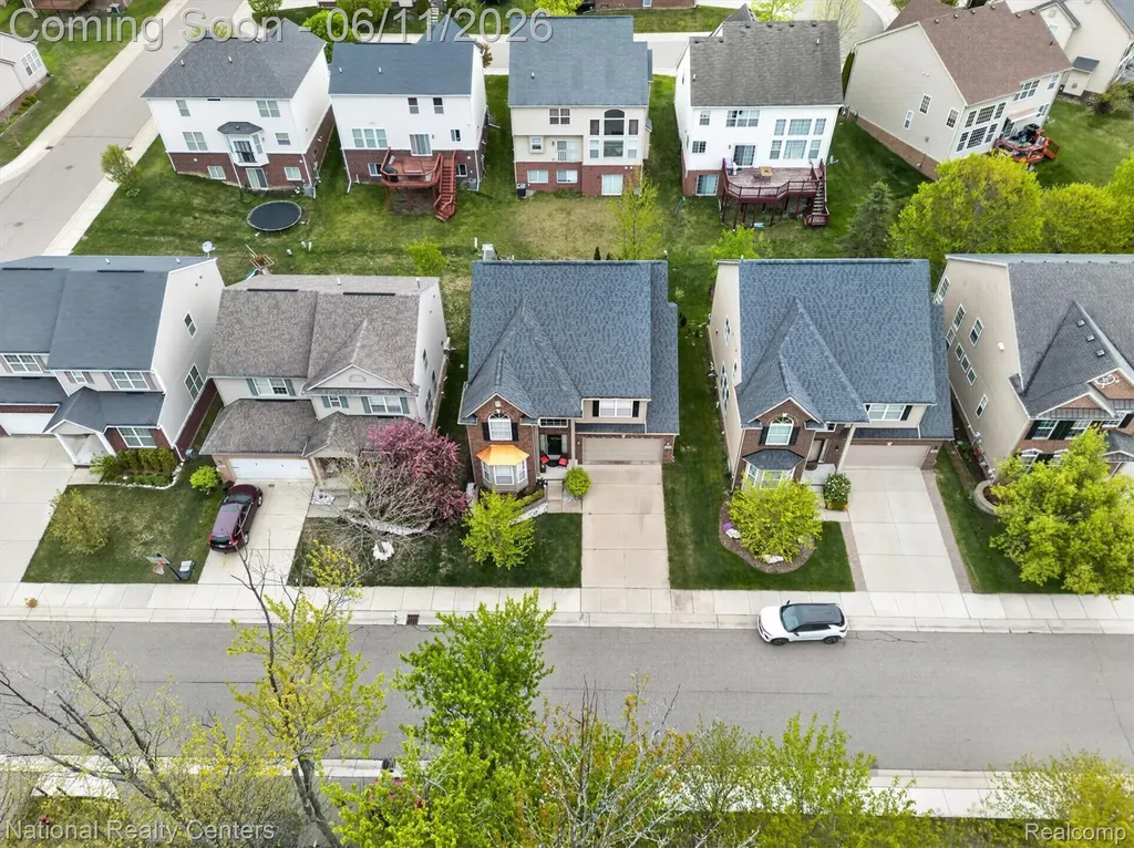 27412 Victoria Road Novi City MI 48374