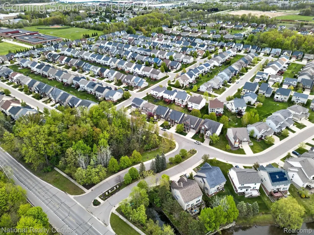 27412 Victoria Road Novi City MI 48374
