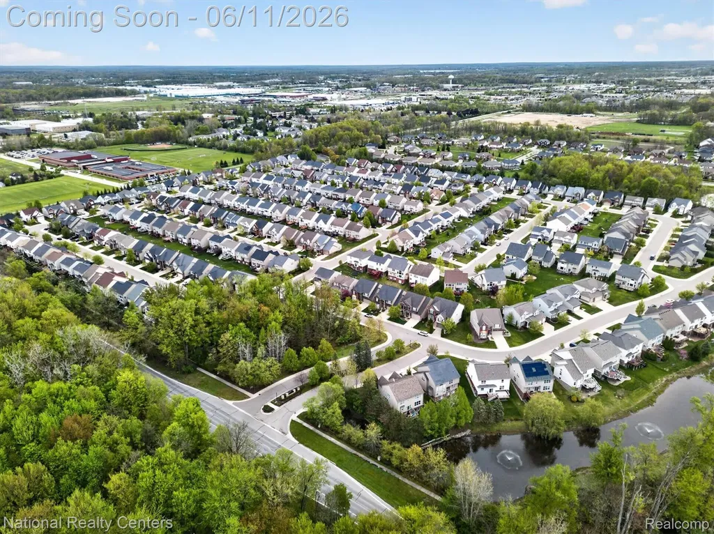27412 Victoria Road Novi City MI 48374