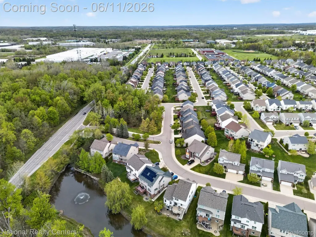27412 Victoria Road Novi City MI 48374