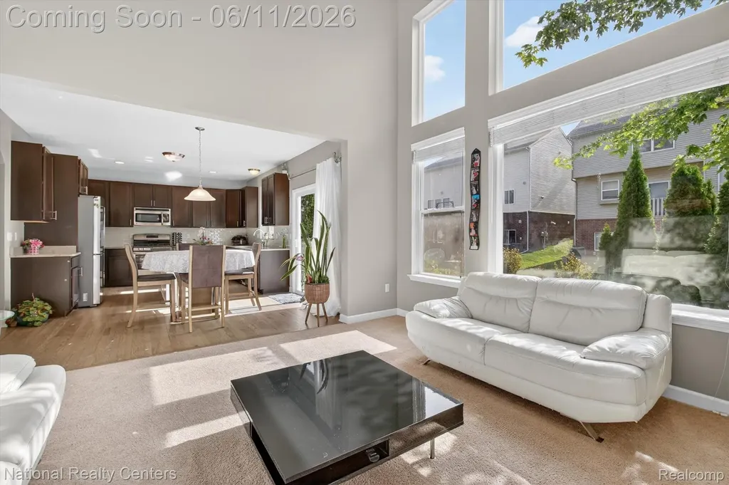 27412 Victoria Road Novi City MI 48374