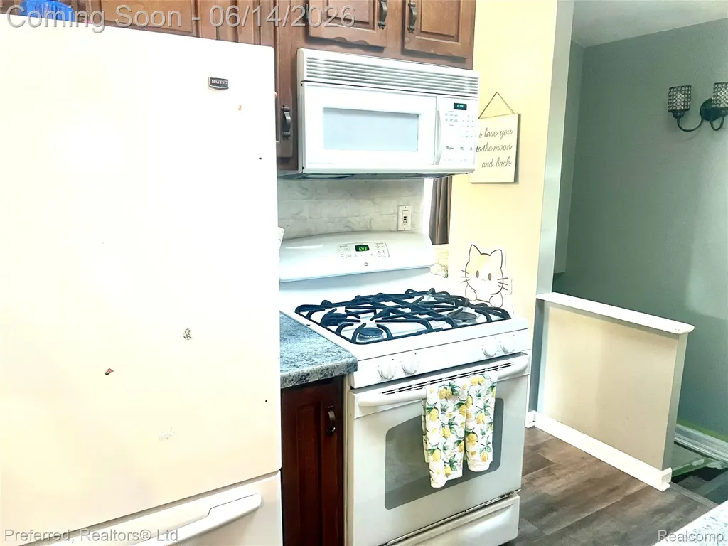 37110 Gilchrist Street Westland City MI 48186