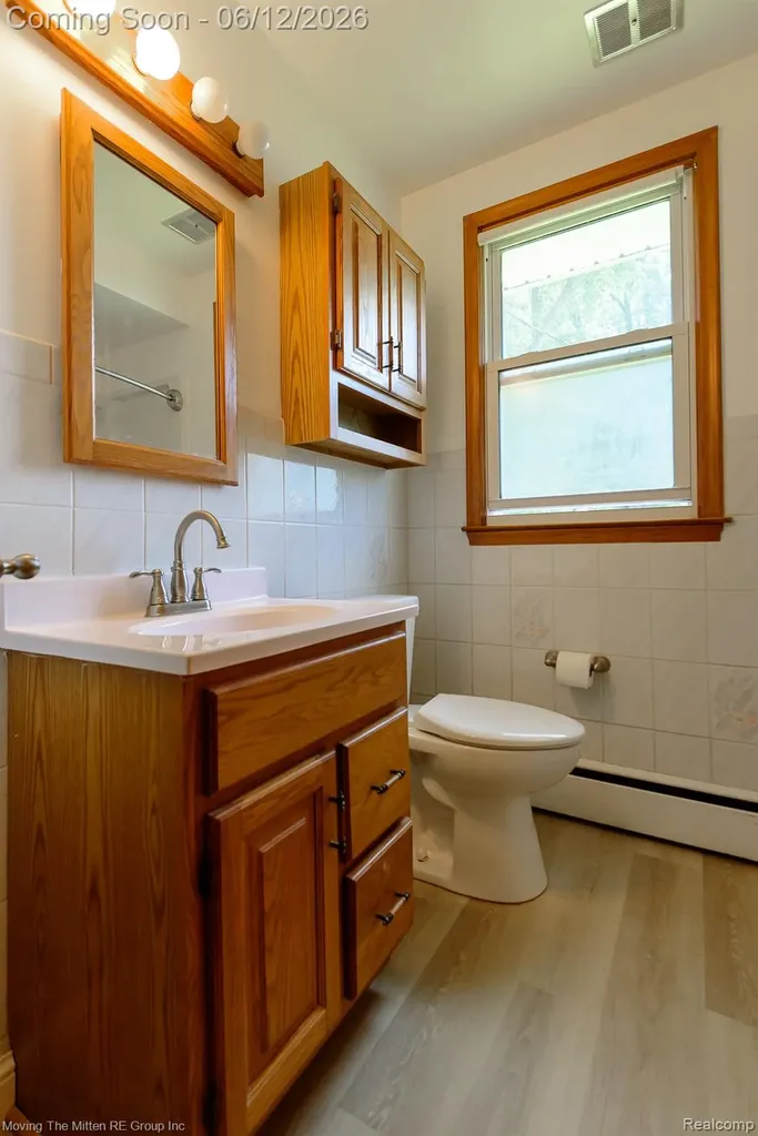 57 W Spencer Street Van Buren Charter Township MI 48111