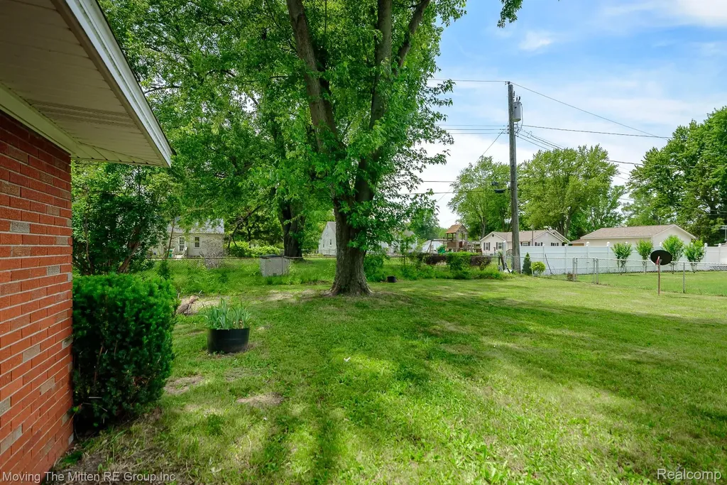 57 W Spencer Street Van Buren Charter Township MI 48111