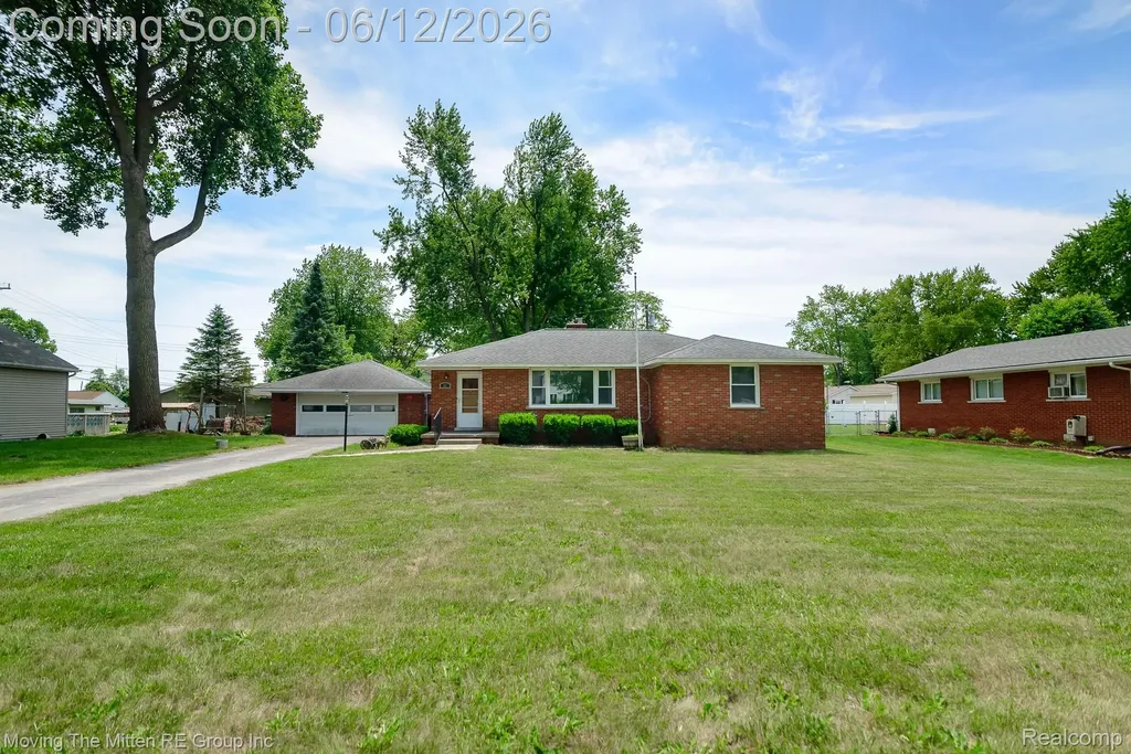 57 W Spencer Street Van Buren Charter Township MI 48111