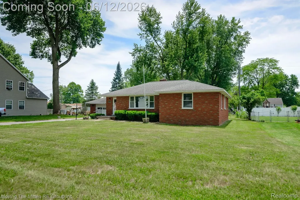 57 W Spencer Street Van Buren Charter Township MI 48111