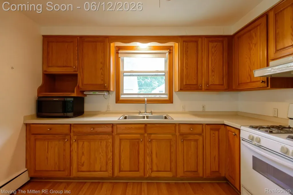 57 W Spencer Street Van Buren Charter Township MI 48111