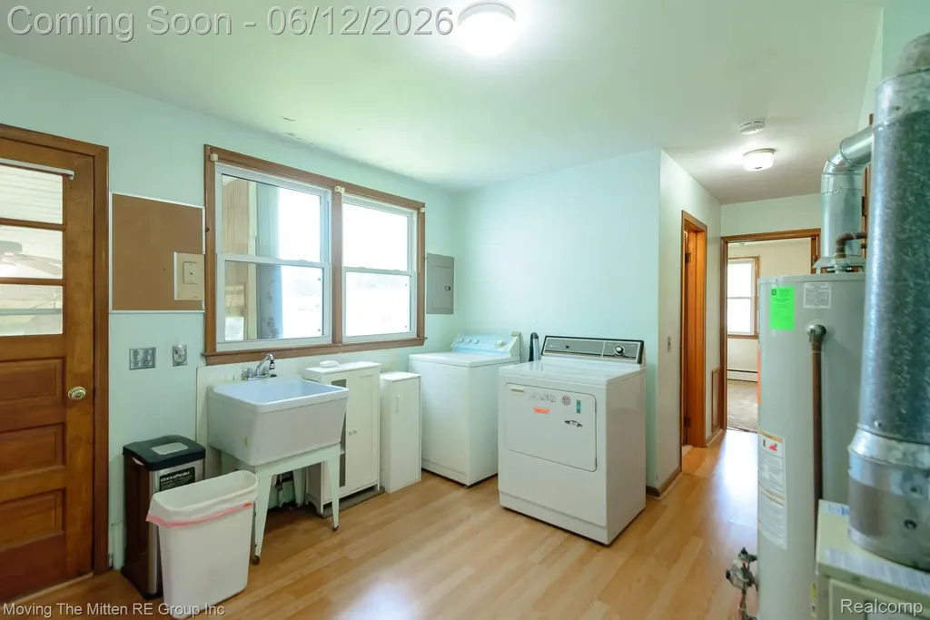 57 W Spencer Street Van Buren Charter Township MI 48111