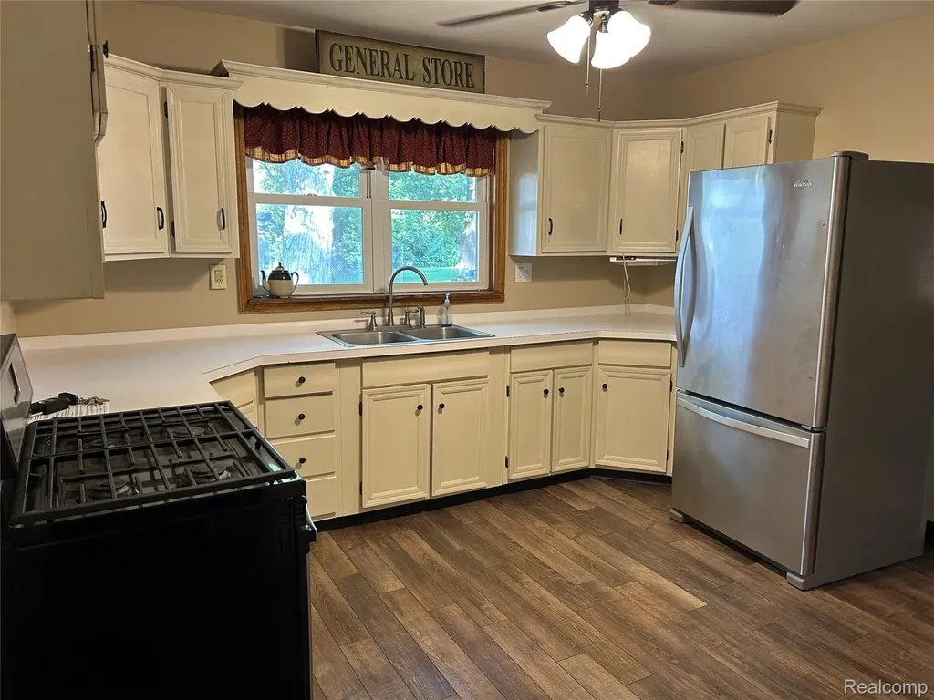 5060 Armstrong Avenue Fairgrove Village MI 48733