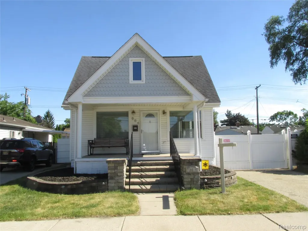 984 E Mahan Avenue Hazel Park City MI 48030