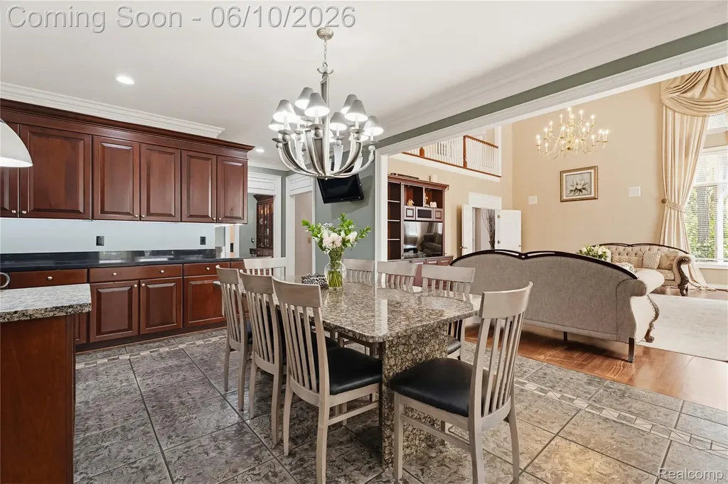 5173 Serena Drive Troy City MI 48098