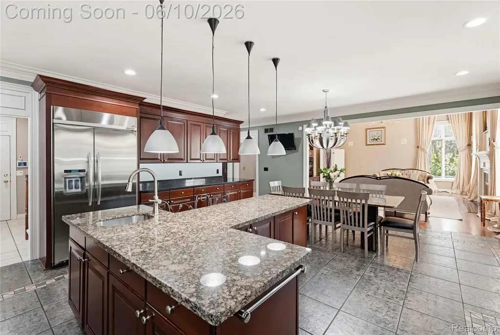 5173 Serena Drive Troy City MI 48098