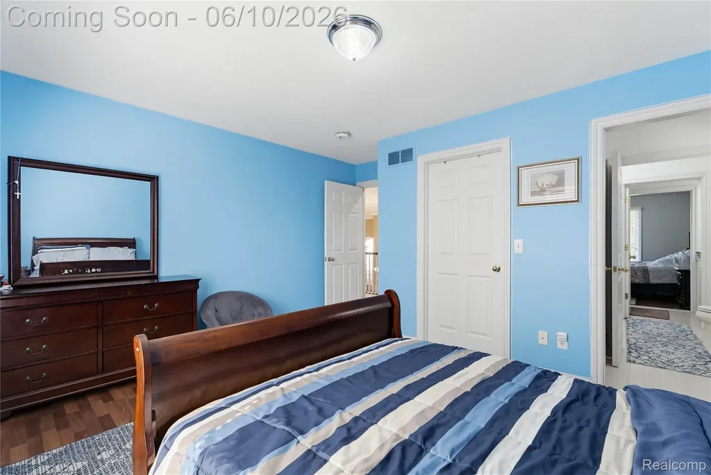 5173 Serena Drive Troy City MI 48098
