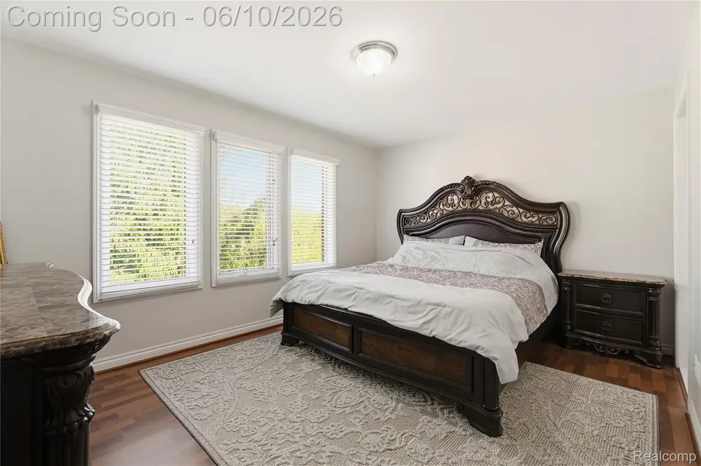 5173 Serena Drive Troy City MI 48098
