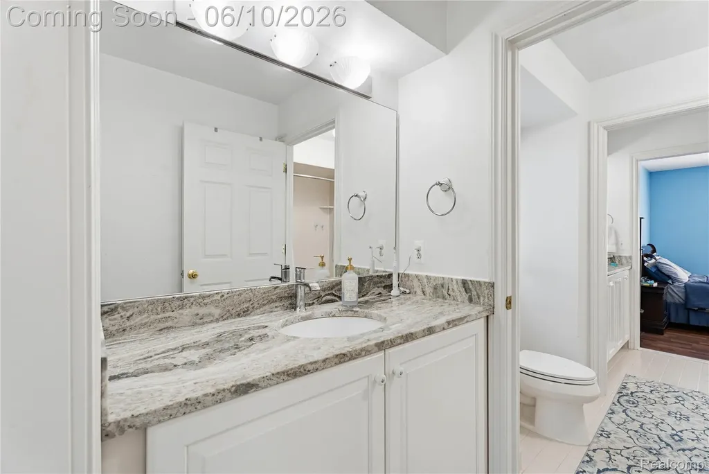 5173 Serena Drive Troy City MI 48098