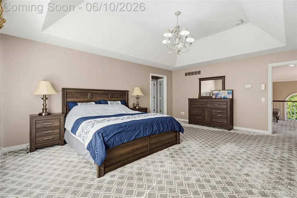 5173 Serena Drive Troy City MI 48098