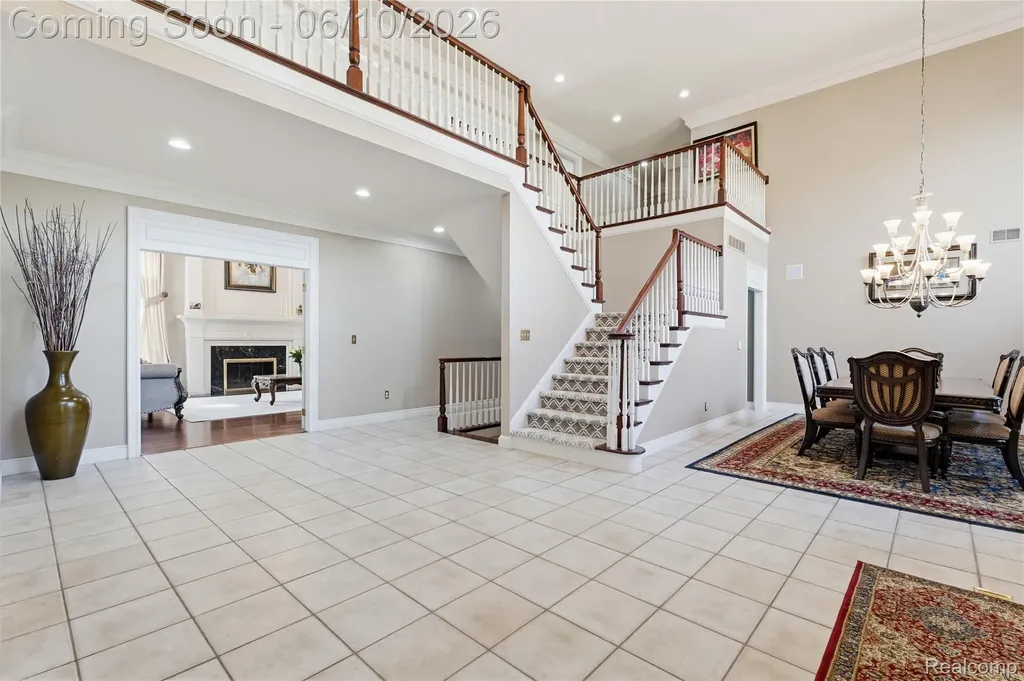 5173 Serena Drive Troy City MI 48098
