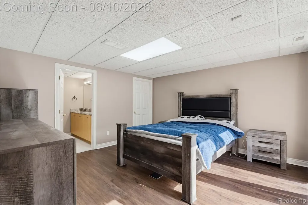 5173 Serena Drive Troy City MI 48098