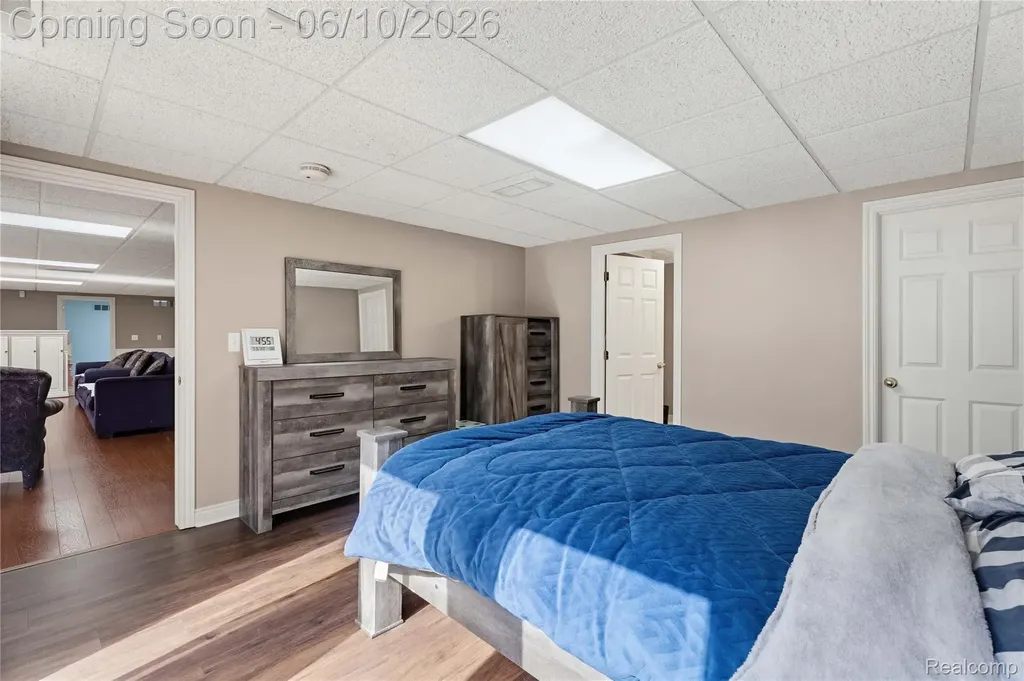 5173 Serena Drive Troy City MI 48098