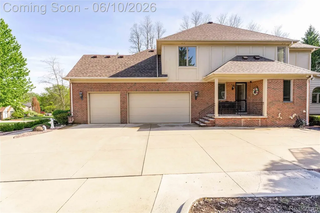 5173 Serena Drive Troy City MI 48098