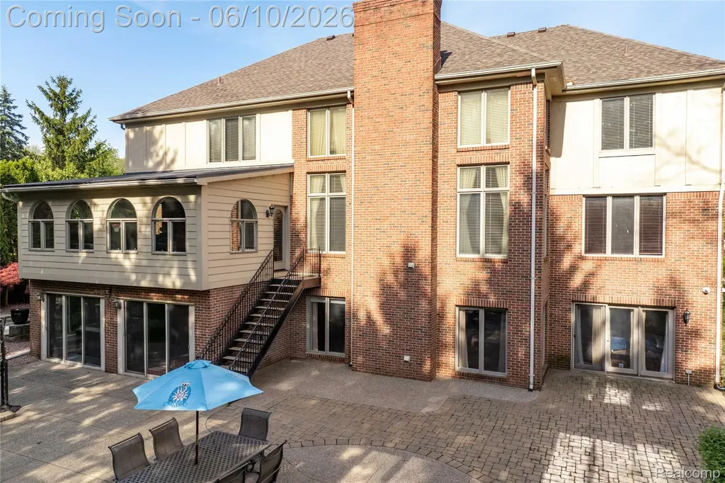 5173 Serena Drive Troy City MI 48098