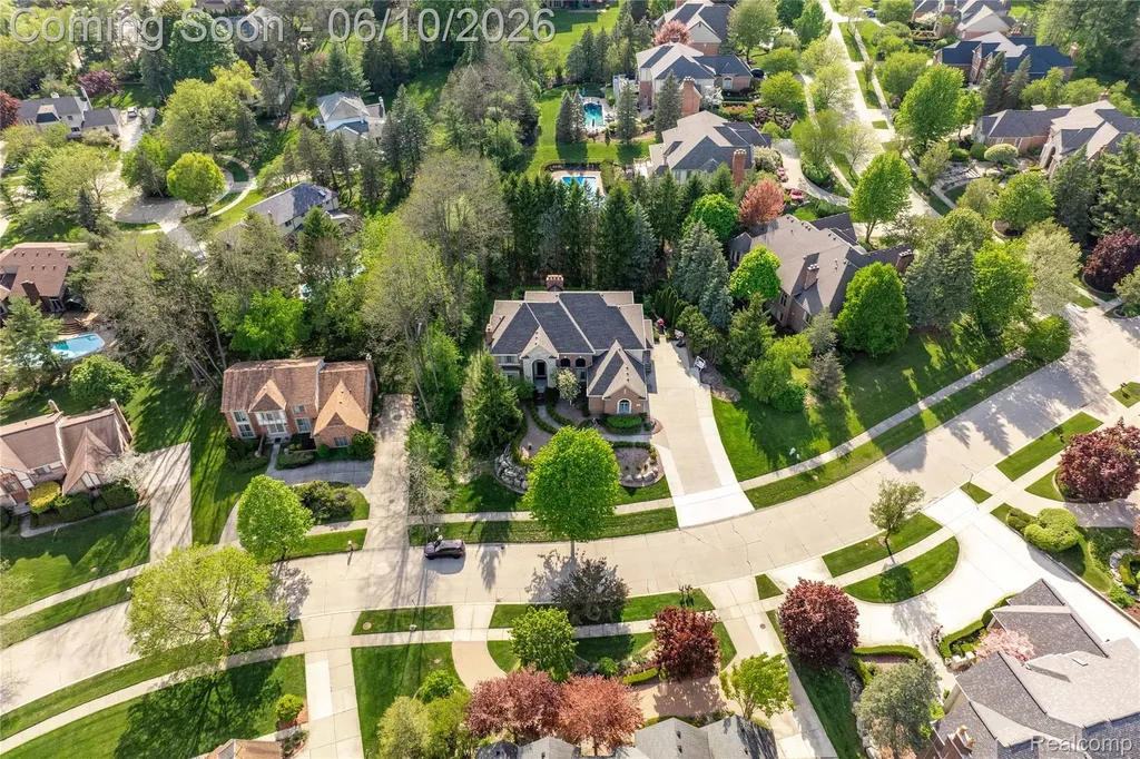 5173 Serena Drive Troy City MI 48098