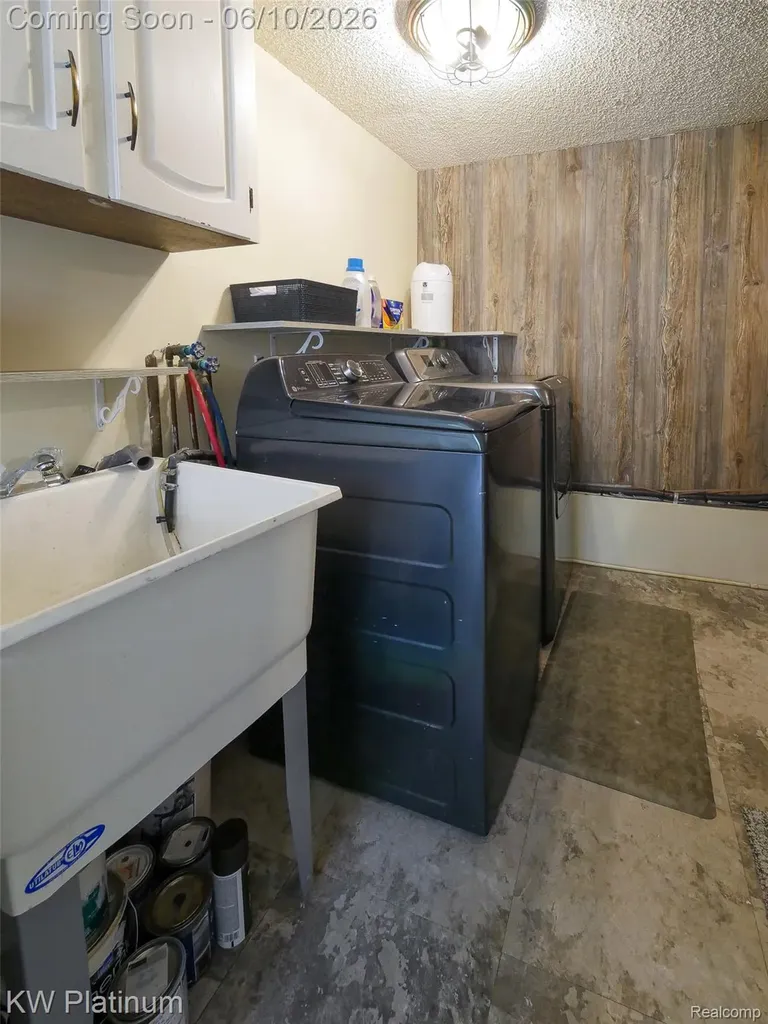 5324 Ravenswood Road Kimball Township MI 48074
